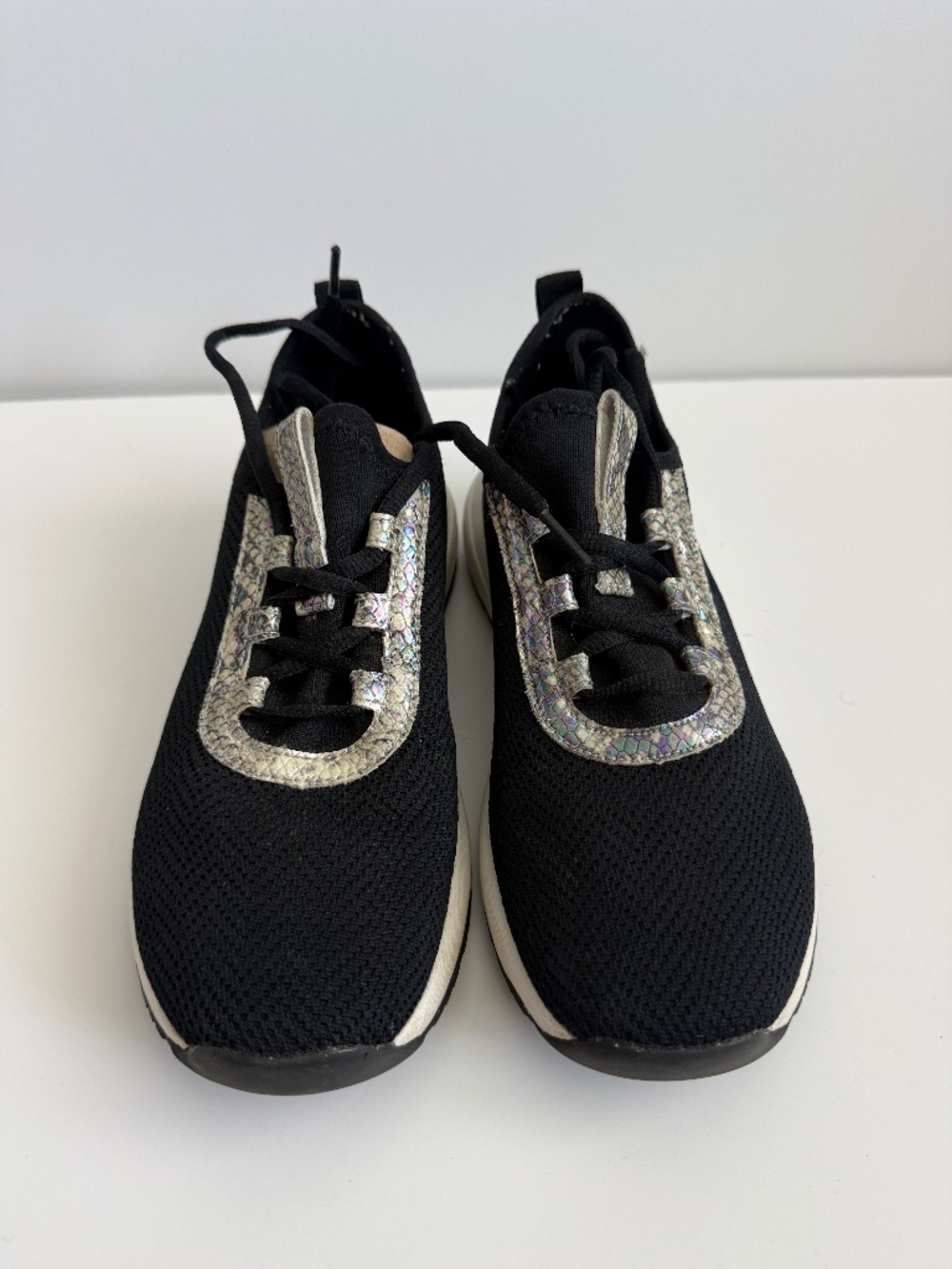 Vince Camuto Arielinda Sneakers